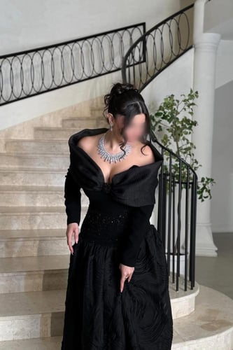 فستان سهره أوف شولدر بأكمام طويلة لون أسود