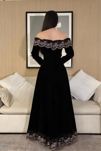 فستان سهرة أوف شولدر لون اسود