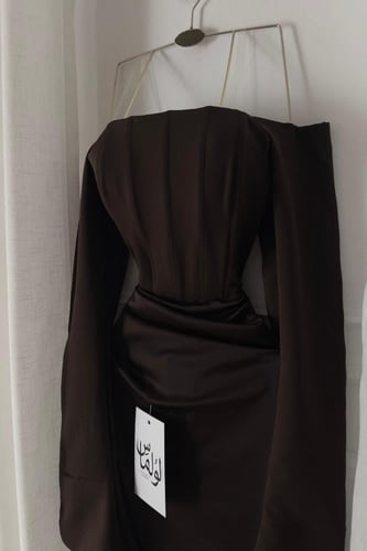 فستان ناعم وف شولدر لون بني