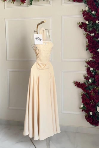 فستان ناعم للسهره توب بأكمام منفصلة لون بيج فاتح
