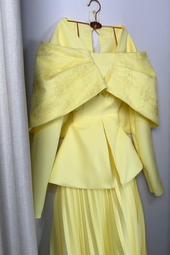 فستان سهره ناعم اوف شولدر لون اصفر