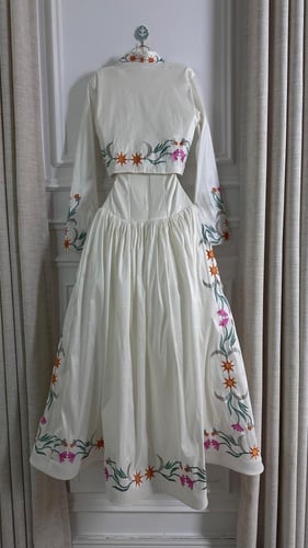 فستان ناعم قطعتين لون ابيض