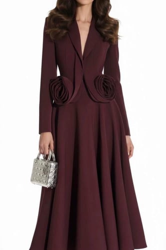 طقم انيق لون عودي