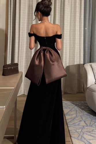 فستان سهرة أوف شولدر لون بني