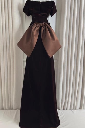 فستان سهرة أوف شولدر لون بني