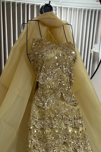 فستان سهره اوف شولدر لون ذهبي