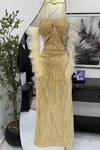 فستان سهرة أنيق بعدة الوان بيج و كحلي و عودي