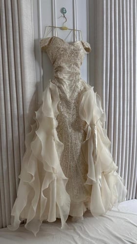 فستان سهرة أوف شولدر راقي لون اوف وايت