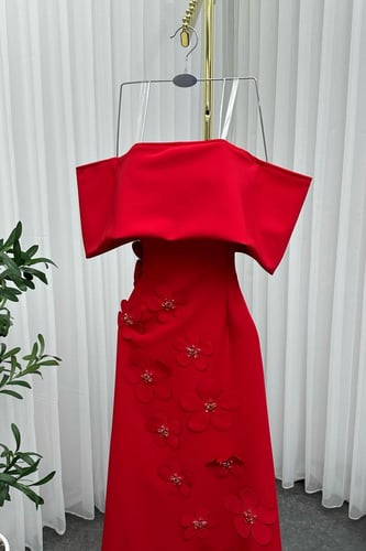 فستان سهره أوف شولدر بورود بارزة لون أحمر