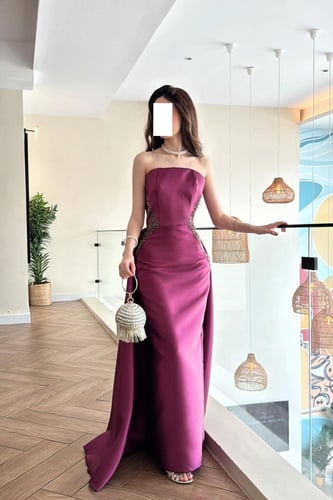 فستان سهره توب مزين بالخرز باللون الخمري