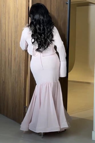 فستان ناعم باكمام طويلة لون وردي