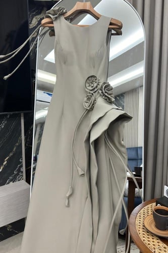 فستان سهره مزين بالورد