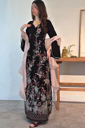 جلابية انيقة بالون اسود