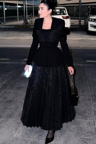 فستان ناعم أوف شولدر بلون اسود