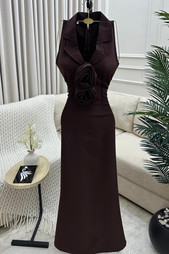 فستان ناعم كت مزين بالورد لون بني