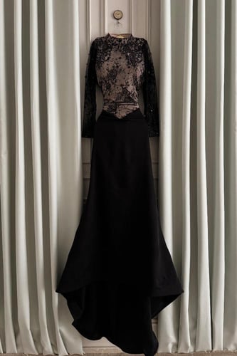 فستان سهرة أنيق بلون اسود و بيج