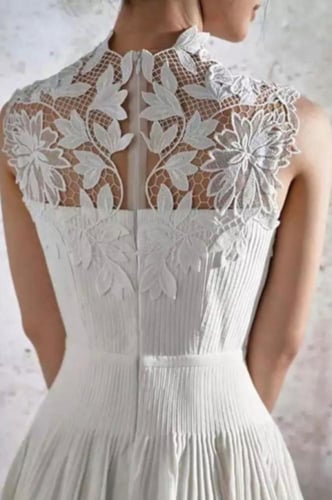 فستان ناعم اوف شولدر لون ابيض