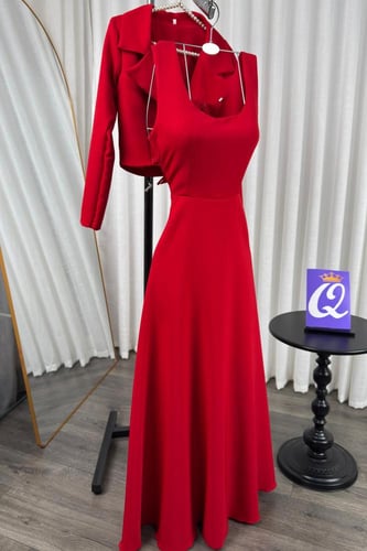 طقم ناعم لون احمر