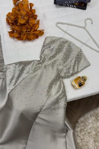 فستان سهره توب مزين باللولو