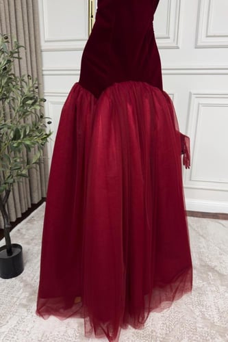 فستان سهره توب باضافه قفازات لون برغندي