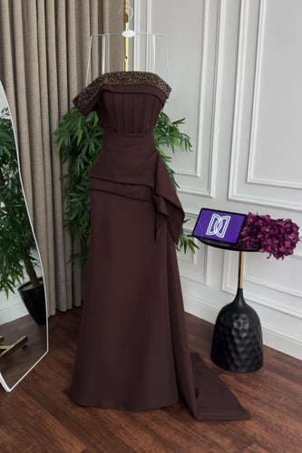 فستان سهرة أنيق لون بني