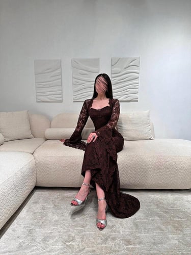 فستان ناعم بأكمام دانتيل لون بني