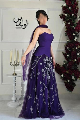 فستان سهره توب مزين بالكرستال بشال خارجي لون موف