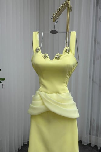 فستان سهرة أوف شولدر لون أصفر