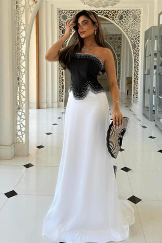 فستان سهره توب مزين بالفصوص والكرستال لون أسود واب...