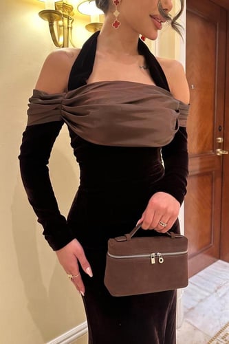 فستان سهرة مخمل بأكمام طويله لون بني