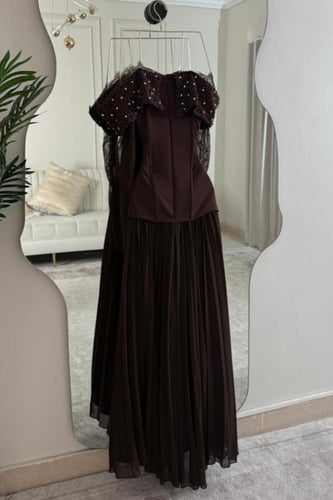 فستان سهرة اكمام طويلةلون بني