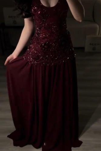 فستان سهرة اوف شولدر ناعم بلون واحمر