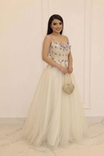 فستان سهرة انيق ترب لون اوف وايت