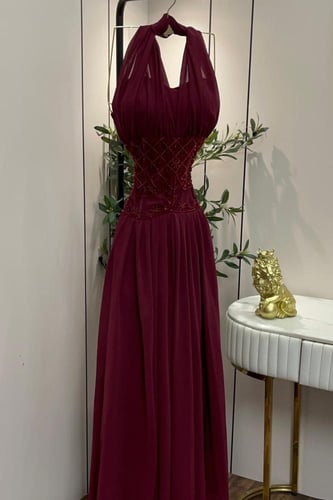 فستان سهرة عنابي هالتر مطرز فاخر