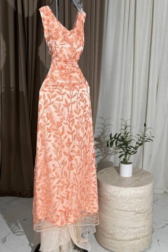 فستان سهره بذيل فيونكه لون خربزي