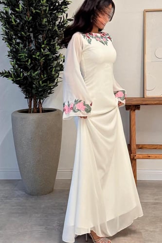 فستان ناعم اوف شولدر لون ابيض