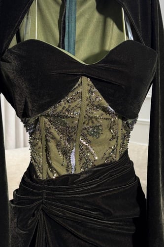 فستان سهرة أنيق شتوي لون زيتي