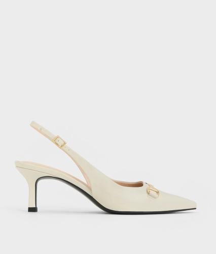 حذاء بكعب أبيض