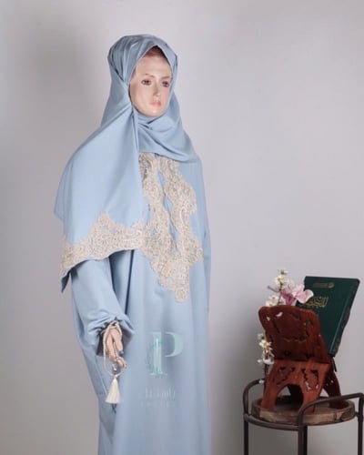 سجادة صلاة مخمل بالديباج لون ازرق