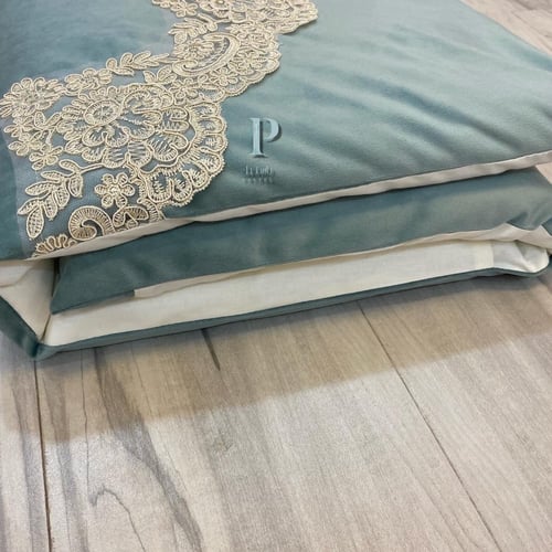 سجاد صلاة مخمل لون تيفاني باضافة طبقتين من الديباج