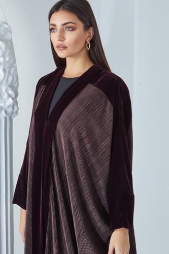 عبايه مخمليه