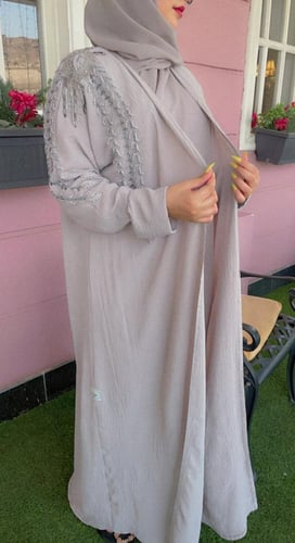 عباية روز الفاخرة