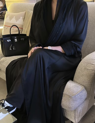 عباية نواعم الفاخره