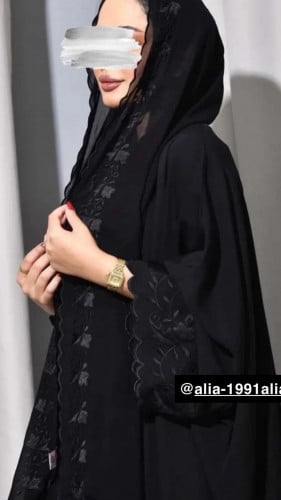 عبايه بحريني بالشك الاسود
