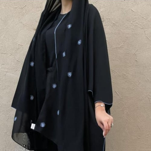 عباية الزهرة الزرقاء