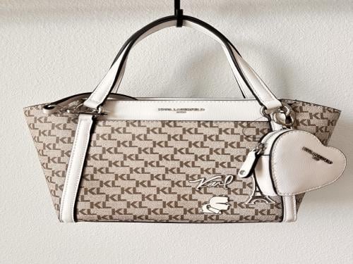 حقيبة كارل لاغرفيلد