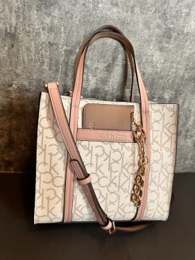 حقيبة كالڤن كلاين