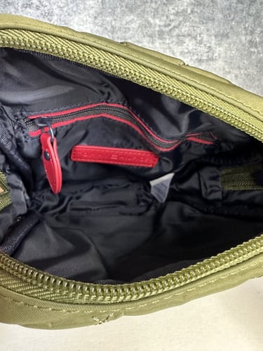 شنطة تومي هيلفيقر