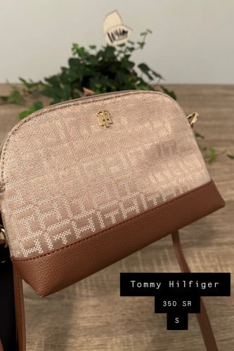 شنطة تومي هيلفيقر