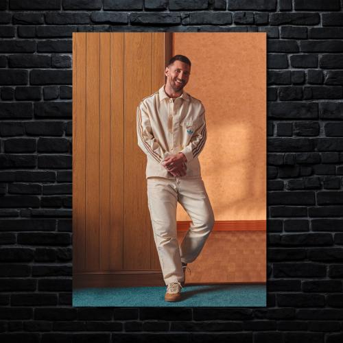 ميسي بطقم اديداس